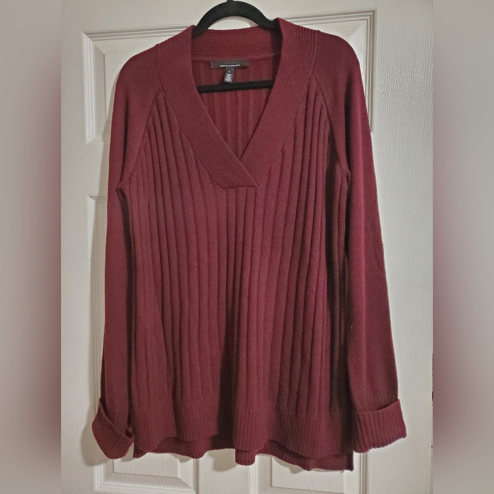 White House Black Market Tunic‎ length sweater, Burgundy, like new, Size L